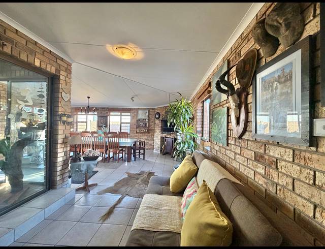 4 BEDROOM HOUSE FOR SALE IN KABELJAUWS